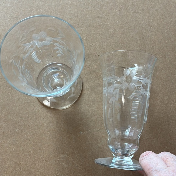 VTG Two parfait crystal glasses with floral etched design - Picture 1 of 5